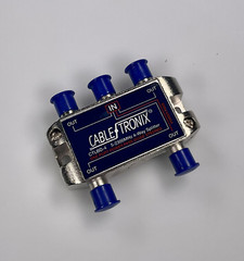 Cabletronix 4-Way Ctlbd-4 Splitter 5-2300 Mhz One Port Power Passing – 5 Pack