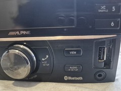 Alpine CDE-W235BT Double Din Bluetooth CD Player Aux Usb *No Touchscreen*