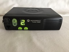 MOTOROLA CM200 AAM50RPC9AA1AN UHF 438-470 MHZ 40W 4CH ANALOG W/ NEW ACCESSORIES