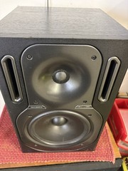 Behringer TRUTH B2031A High-Resolution Active 2-Way Reference Studio Monitor (Si