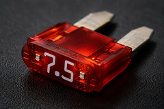 SHIPS FROM USA!! 2- Littelfuse Mini Automotive 7.5 Amp Blade Fuse – OEM QUALITY!