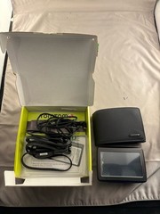 TomTom VIA 1435TM Car GPS System USA/Canada/Mexico LIFETIME MAPS & TRAFFIC