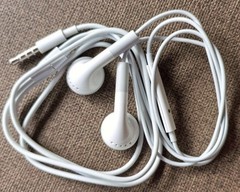2X Authentic Apple iPod iPhone Earphones Headphones Earbuds+Remote Control+Mic