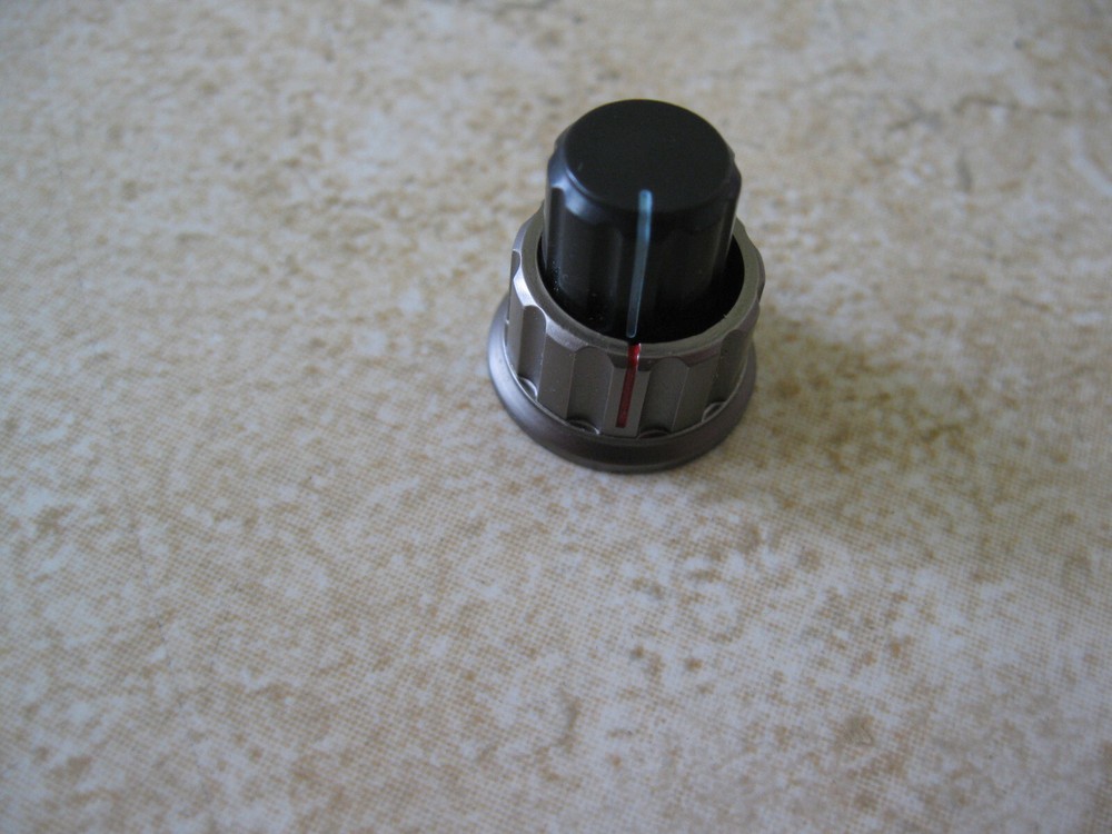 Kenwood TS-850S 2pc Knob set for several front panel controls – See listing