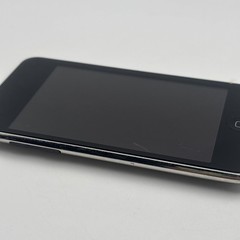Apple iPod Touch 3rd Gen A1318 – 32GB Black – TESTED
