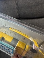 Factory Sealed!!! SONY SRF-4 FM YELLOW SPORTS STEREO WALKMAN PORTABLE RADIO